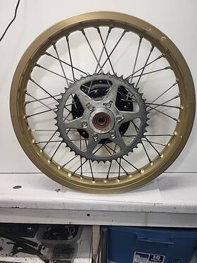 65311-42a11 Suzuki Dr200 Rear Wheel Dr 2000 Hub Gold Rim