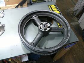9898 Suzuki 95 89-98 Gsxr1100w Front Wheel Rim Straight Gsxr 1100
