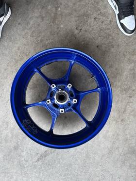 Suz100017blu Suzuki 2017 Gsxr 1000 Rear Wheel Rim Straight