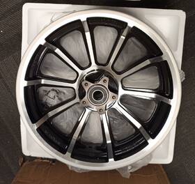 Hd-fw-c1009-007-bla Tarazon 16x3.5 Front Wheel Rim Hub For Harley Softail Fatboy Night Train Deluxe Used