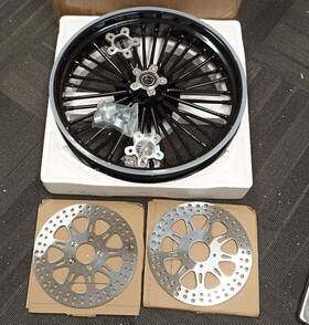 Hd-fw-c362-2-1502pol2-bla-ca Tarazon 21x3.5 Fat Spoke Front Wheel Rotors For Harley Electra Glide Ultra 00-07 Used