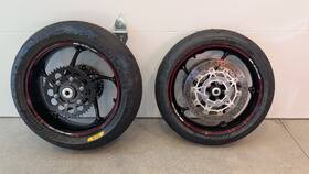 T2000629 Triumph Daytona 765 Moto2 Wheels With Sprocket Rotors Abs Rings