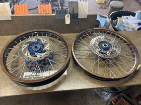 01003211 Yamaha 04 Yz250f Front And Rear Dna Wheels 19in 21in Rim 2 Broken Spokes 2004
