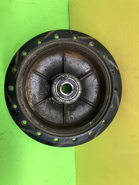 111122 Yamaha 1976 Tt500 Front Wheel Hub