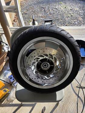 1b7-25168-00-00 Yamaha 2008 06-08 Cp250 Morphous Oem Front Wheel And Rotor 13x3.5 Rim Tire