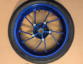 1xb-25168-00-p0 Yamaha 2018 Mt-07 Front Wheel With Tire Michelin Road 5
