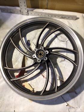 Yamaha 22u-25168-09-98 1983 Xv500 Oem Front Wheel 19x1.85