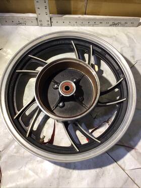 Yamaha 22u-25338-98 1983 Xv500 Virago Oem Rear Wheel 16x2.5