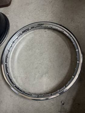2h-206 Yamaha 1973 1974 1975 Rd350 Rd250 Ds7 R5 Front Wheel Rim Steel