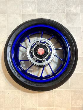 2sc-25338-00-p1 Yamaha 2022-2024 Yzf R7 Yzfr7 Oem Blue Rear Wheel Rim Sprocket Rotor Hub And Tire