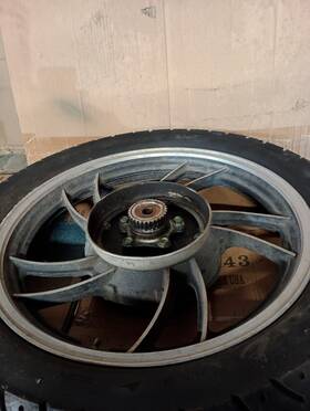5g2-25338-29-98 Yamaha 1981 Xj750 Seca Rear Wheel