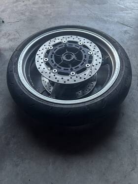 5jj-25111-00-00 Yamaha 2002 R1 Front Wheel Assembly