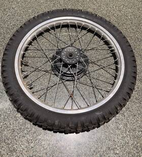 94416-21326-00 Yamaha 1982 Xt 550 Front Wheel Rim And Tire