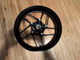 Bn7-25168-00-98 Yamaha B7n-25168-00-98 Mt09 Front Rim Bent On One Side Used Oem Tracer Xsr900