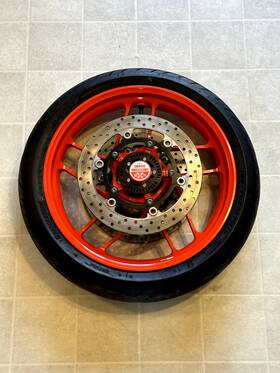 B7n-25168-00-p1 Yamaha 2021-2024 Mt09 Mt 09 Sp Oem Front Wheel Rim Tire Rotor Assembly Orange