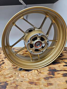 B7n-25338-00-8l Yamaha Oem Genuine Rear Wheel Gold